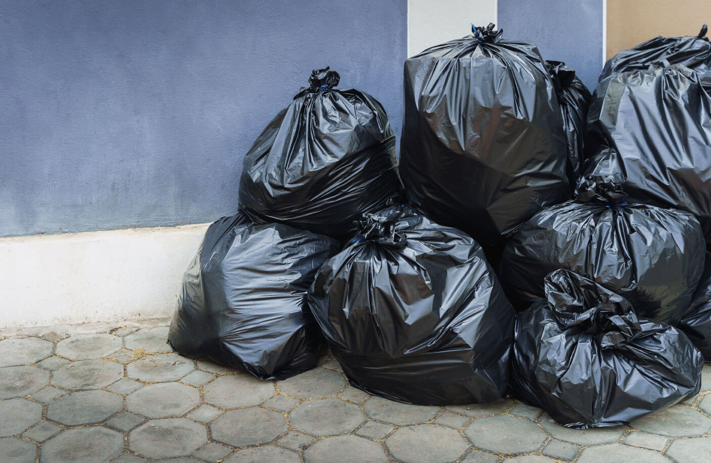 Extra Large Trash Bags: How We Can Help