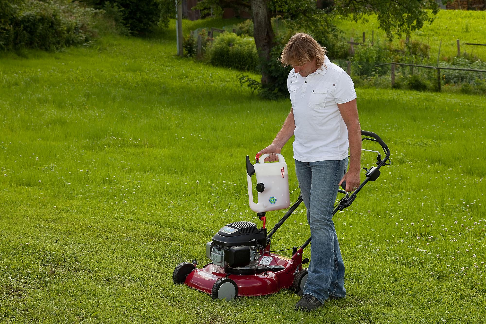 The Best Gas Can For Lawn Mower Lawn Mower Gas Cans M vrogue.co